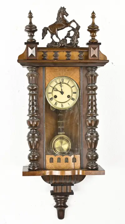 Paardjes regulateur, 1890 – kavel bij Twents Veilinghuis