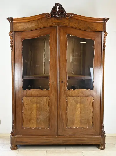 Mahonie kuifvitrine-kast, 1870 – kavel bij Twents Veilinghuis