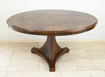 Ovale eettafel met intarsia – kavel bij Twents Veilinghuis