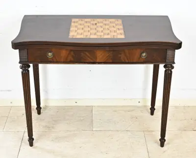 Mahoniehouten speeltafel – kavel bij Twents Veilinghuis