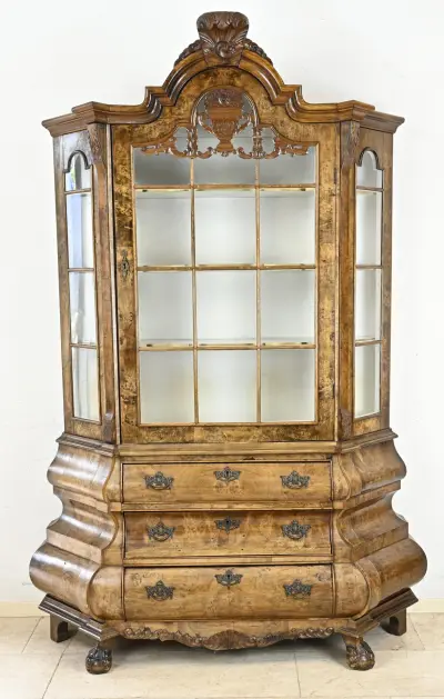 Vitrinekast, 1890 – kavel bij Twents Veilinghuis