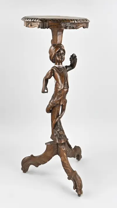 Italiaanse piedestal met figuur, H 78,5 cm – kavel bij Twents Veilinghuis