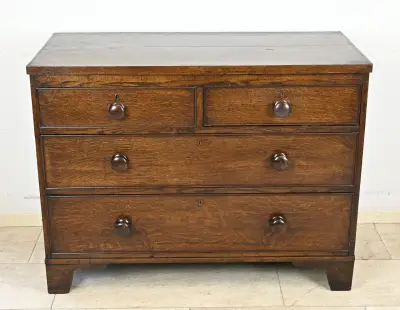 Engelse commode (eiken) – kavel bij Twents Veilinghuis