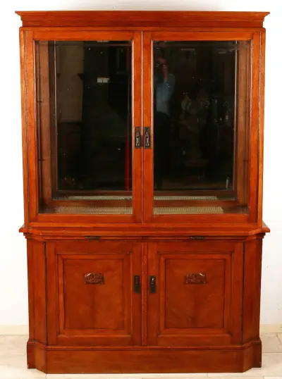 Art Deco vitrine – kavel bij Twents Veilinghuis