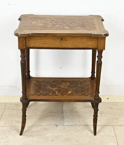Naaitafel/bijzettafel, 1870 – kavel bij Twents Veilinghuis