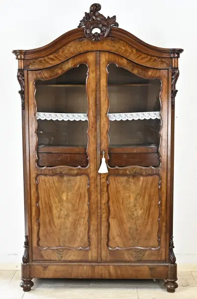 Mahonie vitrinekast, 1860 – kavel bij Twents Veilinghuis