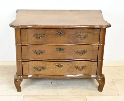Eiken commode – kavel bij Twents Veilinghuis
