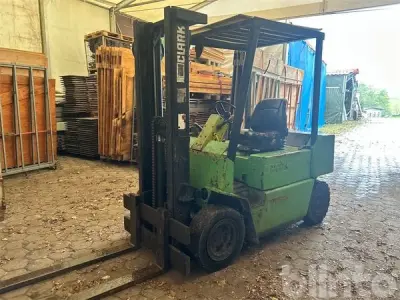 Diesel-Gabelstapler Clark DPM 25 L (1990) – kavel bij Blinto, Rheinbreitbach