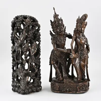 2x Snijwerk figuur (Bali) – kavel bij Twents Veilinghuis