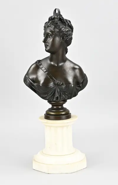 Susse Frères bronzen buste op piedestal – kavel bij Twents Veilinghuis