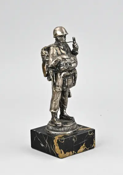 Sculptuur, H 20 cm – kavel bij Twents Veilinghuis