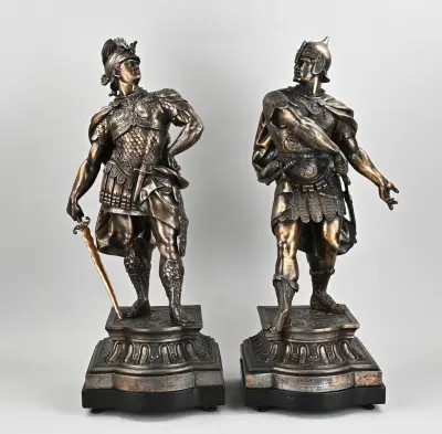 2x Groot antiek beeld, Romeinen – kavel bij Twents Veilinghuis