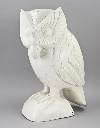 Houtgesneden uil, H 54 cm – kavel bij Twents Veilinghuis