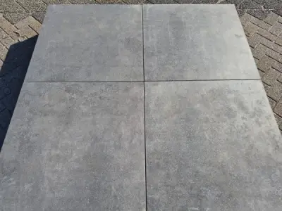 24,3m2 Keramische Tegel Grey Nuance 90x90x4 Cm – kavel bij XL Auctions
