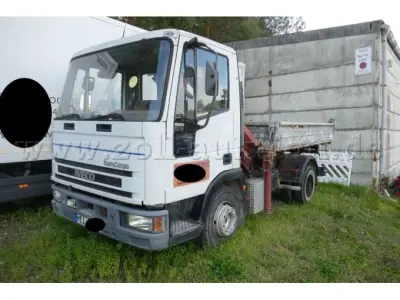 1 Iveco Euro Cargo 100E18 Kipper mit Ladekran / Unfall- & Bastlerfahrzeug – kavel bij Zoll-Auktion, Wandlitz