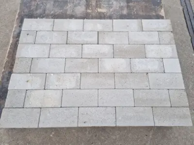 52,25 M2 Betonsteen Grijs 22x11x6 Cm – kavel bij XL Auctions