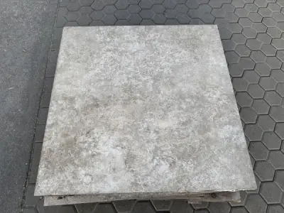 22 M2 Keramische Tegel Beige Nuance 80x80x4 Cm – kavel bij XL Auctions