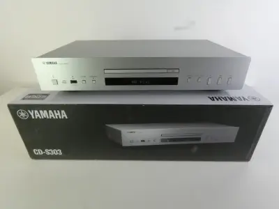 Yamaha CD-S303 - Hoogwaardige Hifi CD-Speler met USB (Zilver) – kavel bij De Kringwinkel, Heverlee