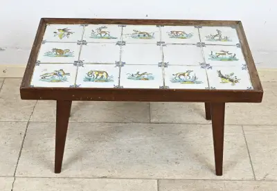 Tafel met tegels ingelegd – kavel bij Twents Veilinghuis