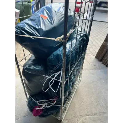 Posten Kleidung & Wäsche – kavel bij Luedtke Versteigerungen, Berlin