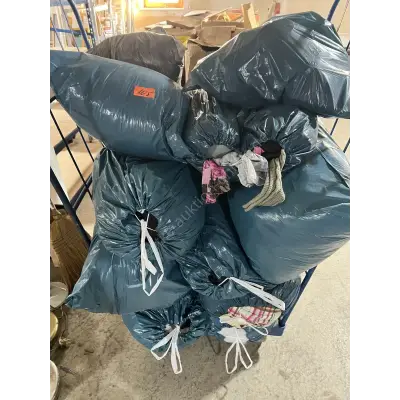 Posten Kleidung / Wäsche – kavel bij Luedtke Versteigerungen, Berlin