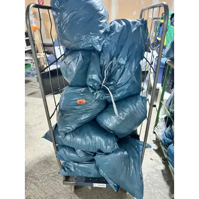 Posten Kleidung / Wäsche – kavel bij Luedtke Versteigerungen, Berlin