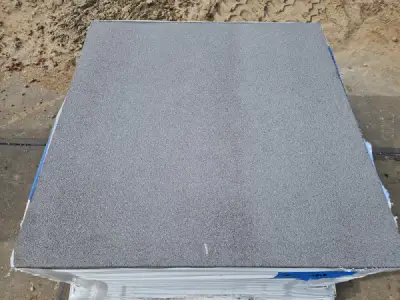40 M2 Betontegel Medium Grey 100x100x6 Cm – kavel bij XL Auctions