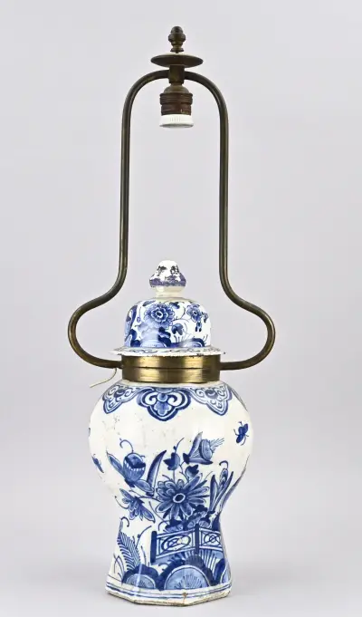 Delftse vaaslamp, H 62 cm – kavel bij Twents Veilinghuis