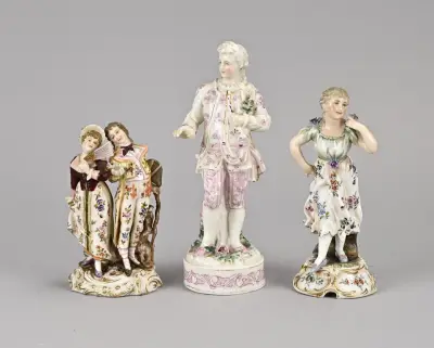 3x Antiek porseleinen figuur – kavel bij Twents Veilinghuis