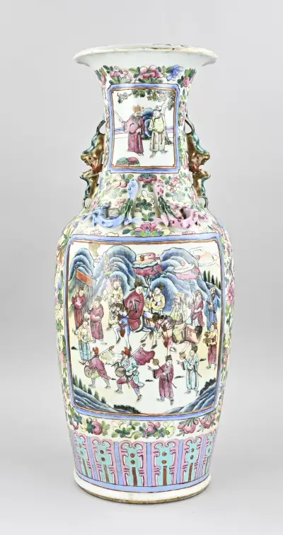 Grote Chinese vaas, H 61 cm – kavel bij Twents Veilinghuis