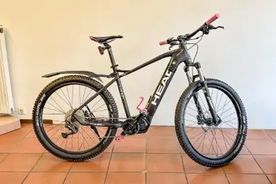 Fahrradersatzteile, Bekleidung und Zubehör – veiling bij Aurena, Großsteinbach