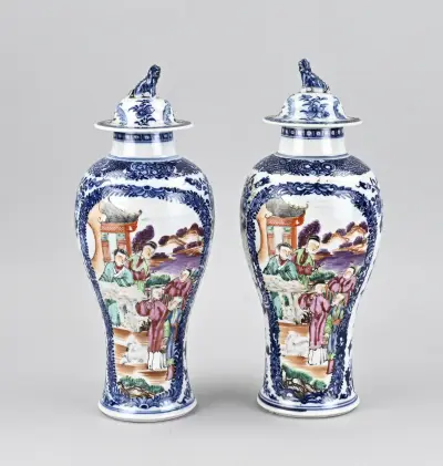 2x Chinese dekselvaas, H 30 cm – kavel bij Twents Veilinghuis