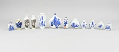 Lot kleine Chinese vazen (12x) – kavel bij Twents Veilinghuis
