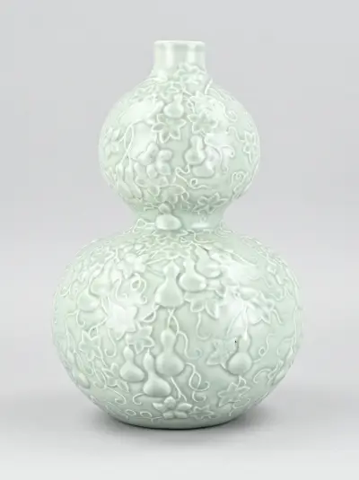 Celadon knobbelvaas, H 31,7 cm – kavel bij Twents Veilinghuis