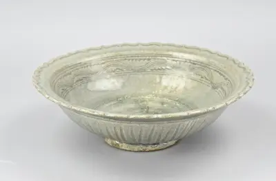 Chinese celadon schaal Ø 28,5 cm – kavel bij Twents Veilinghuis