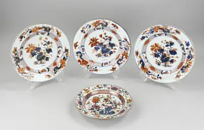 4x Chinees Imari bord Ø 22,5 - 26 cm – kavel bij Twents Veilinghuis