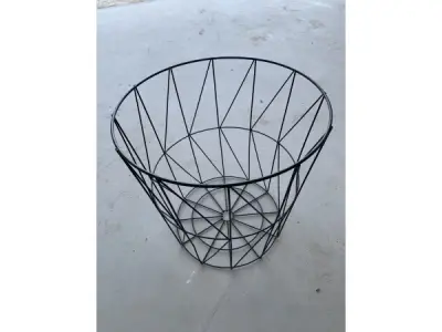 5x Ijzeren mand zwart – kavel bij XL Auctions