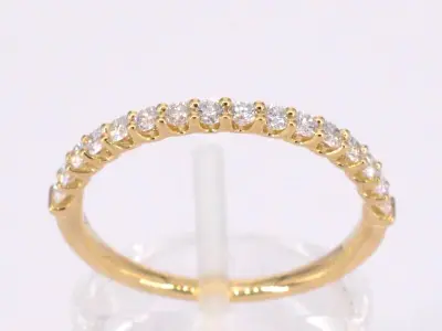 Gouden rijring bezet met briljant geslepen diamanten – kavel bij Onlineveilingmeester
