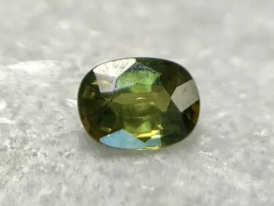Edelsteen - 0.91 carat natuurlijke groene saffier – kavel bij Onlineveilingmeester