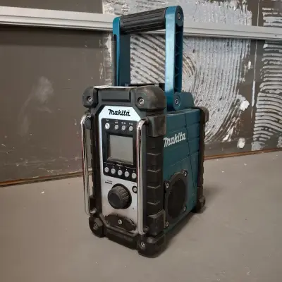 Bouwradio, Makita, DMR107, 2021 – kavel bij Onlineveilingmeester, Raalte