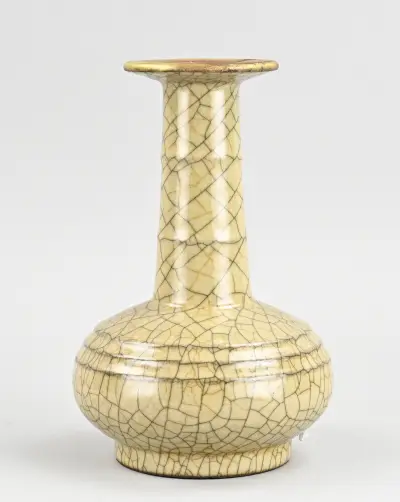 Chinese celadon vaas, H 20,8 cm – kavel bij Twents Veilinghuis