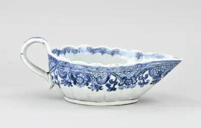 Chinese sauciere, 21,5 cm – kavel bij Twents Veilinghuis