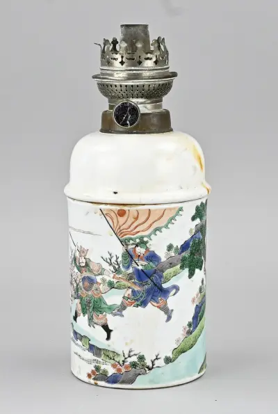Chinese olielamp, H 31 cm – kavel bij Twents Veilinghuis