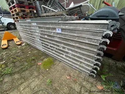 20x Aluminium steigerplanken ALTRAD, type ALTRALU, nuttige belasting 200 daN/m². afm 290cm – kavel bij Appelboom