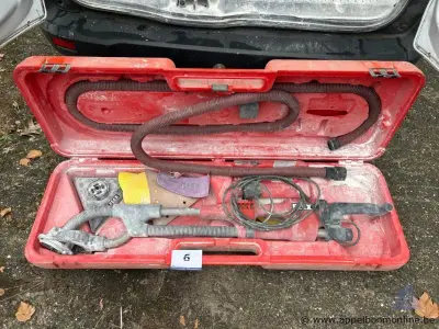 Wandschuurmachine FLEX WST 700 VV, bouwjaar 2010, serienummer 9 506, 0,71 kW, 230 V. Inclusief slang en schuurpads. Werking niet gekend – kavel bij Appelboom