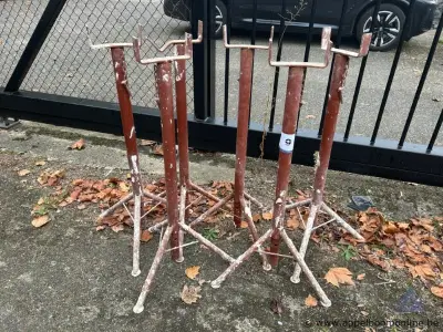 6 metalen bokken – kavel bij Appelboom