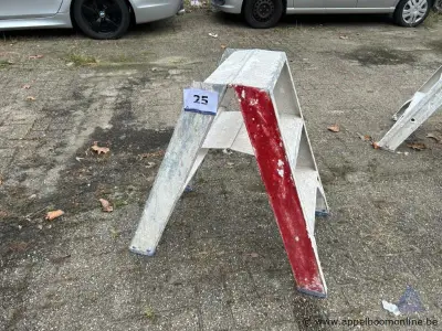 Aluminium dubbele opstapladder met 3 treden – kavel bij Appelboom