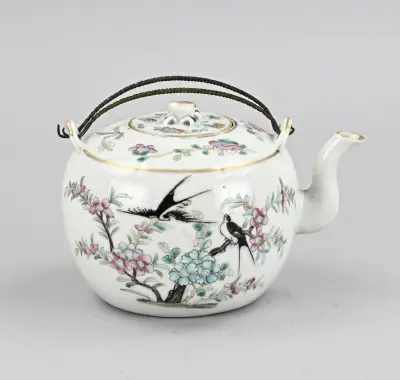 Familie Rose theepot Ø 11,5 cm – kavel bij Twents Veilinghuis