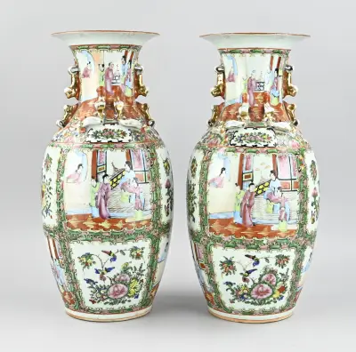 2x Chinese vaas, H 44,7 cm – kavel bij Twents Veilinghuis