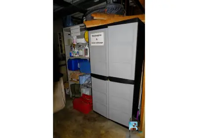 Set met schoonmaakmateriaal en -benodigdheden – kavel bij Clicpublic, Châtelet